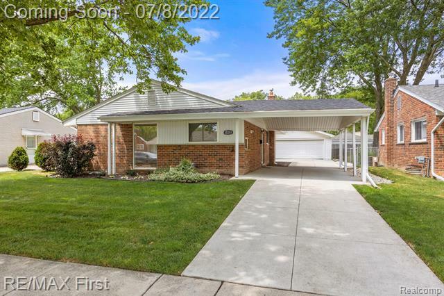 Property Photo:  30201 Manhattan Street  MI 48082 