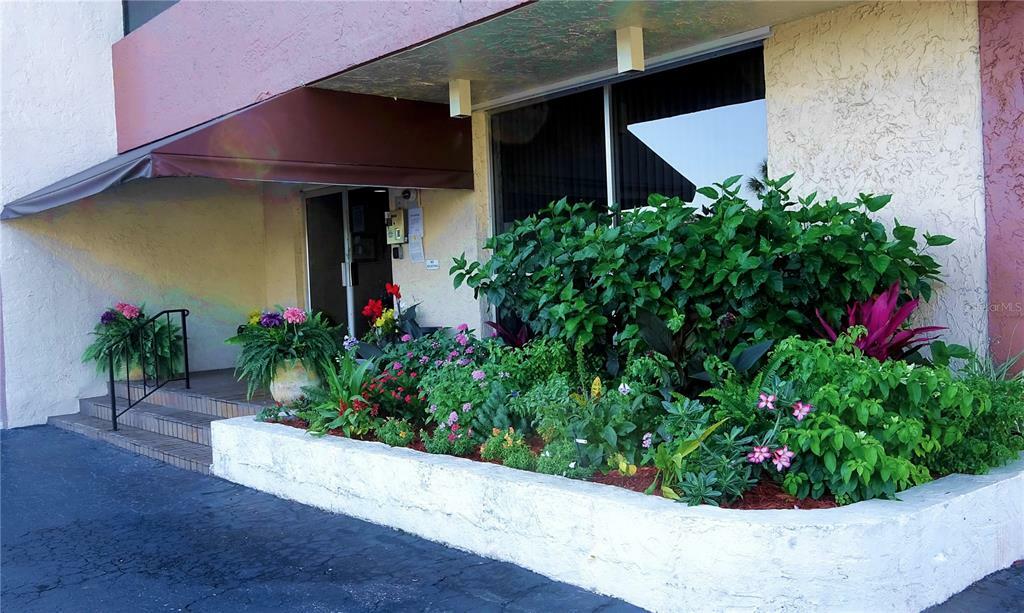 Property Photo:  2901 26th Street W 619  FL 34205 