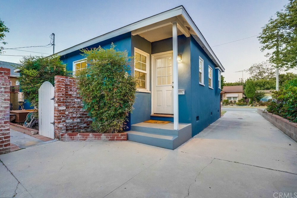 Property Photo: 5901 Adenmoor Avenue CA 90713