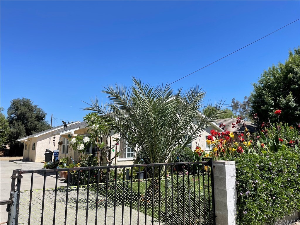 Property Photo: 1275 Davidson Avenue CA 92411