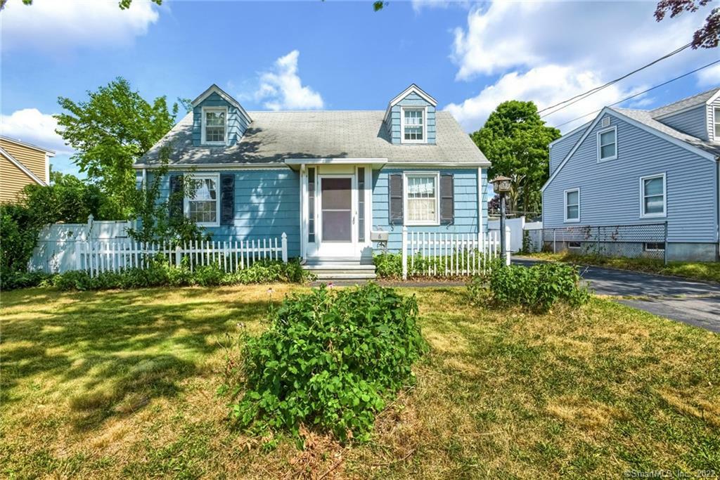 Property Photo: 6 Guilford Court CT 06512