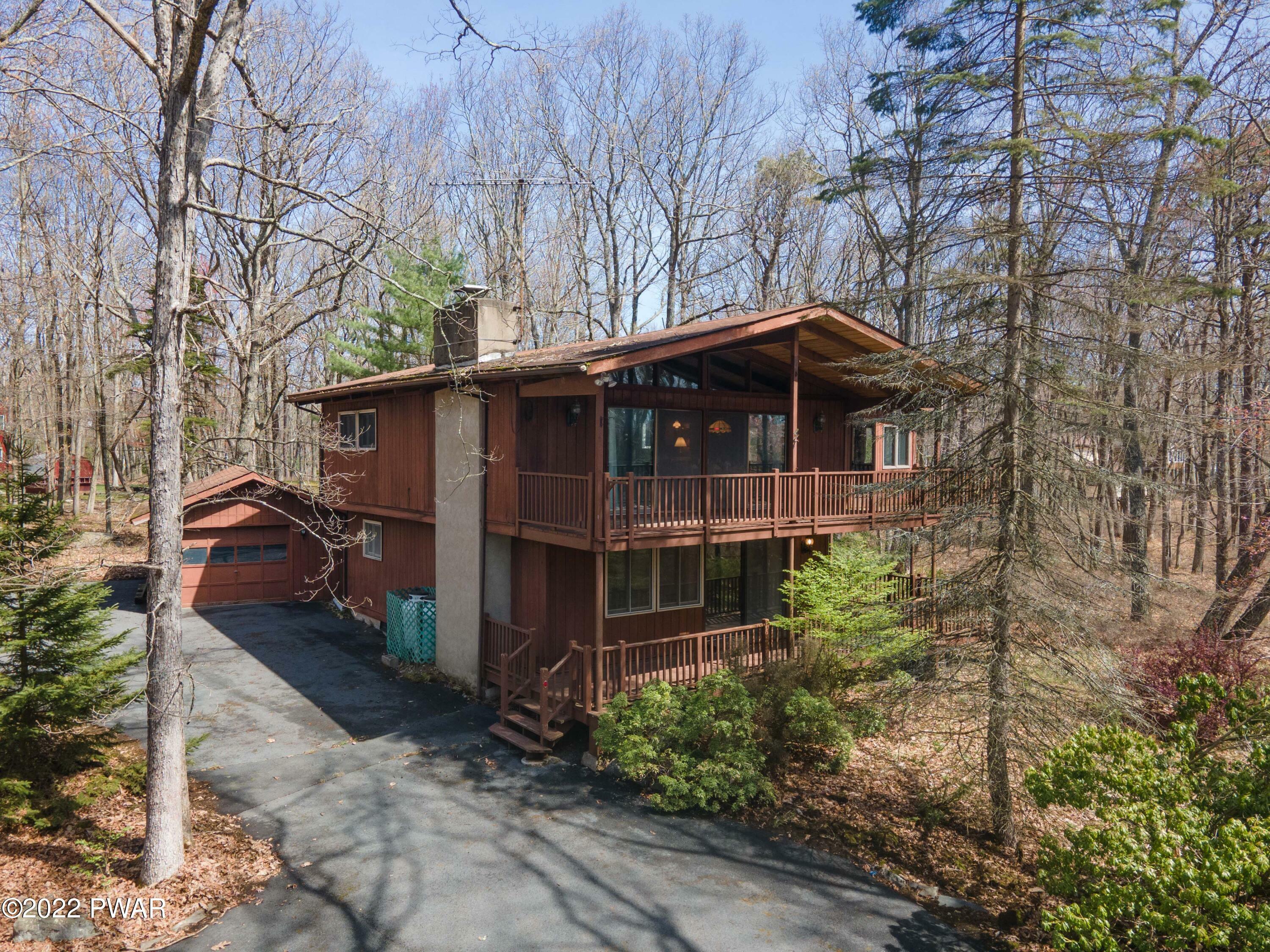 Property Photo:  226 Washington Drive  PA 18428 