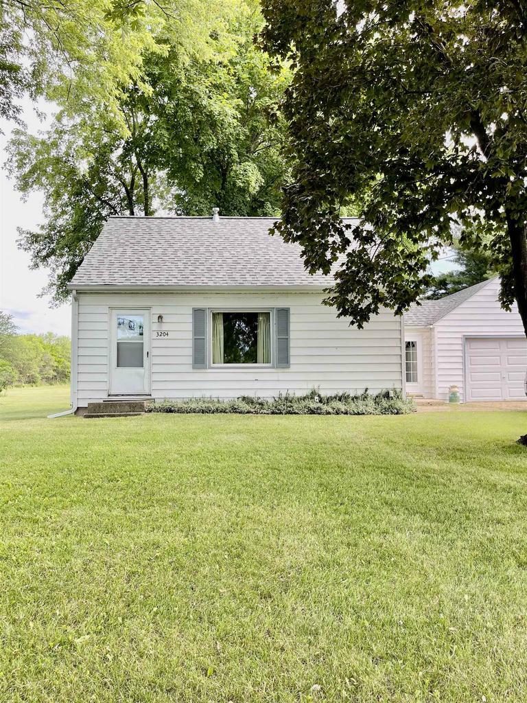 Property Photo:  3204 West B-R Townline Rd  WI 53511 