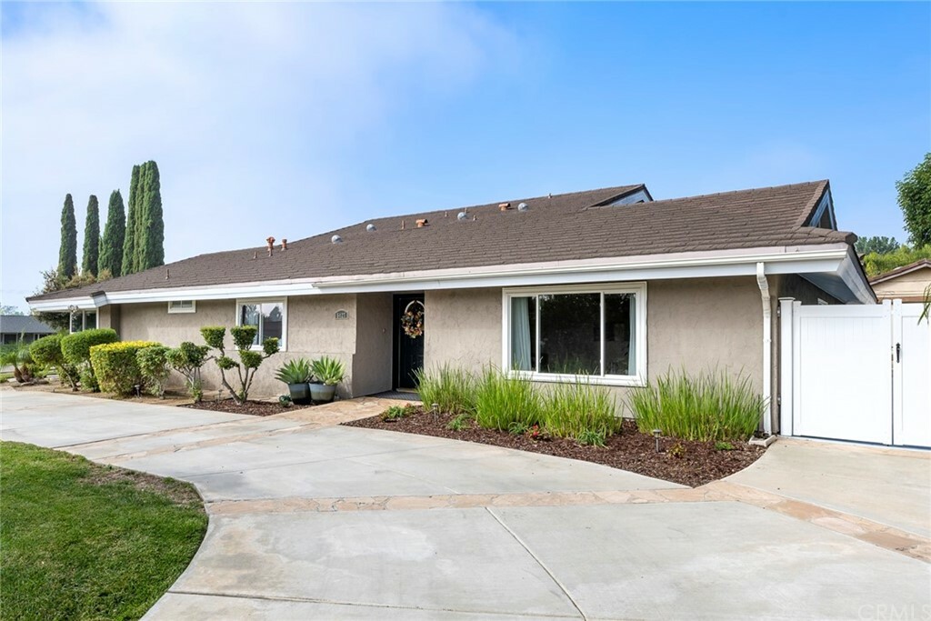 Property Photo:  5427 Grandview Avenue  CA 92886 