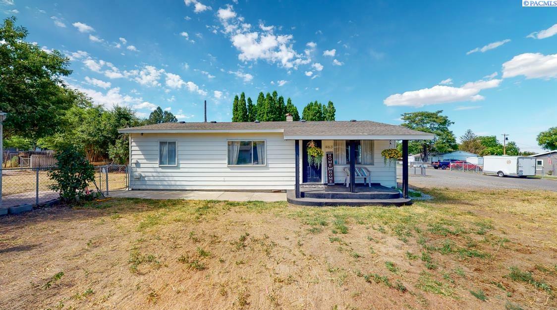 Property Photo:  463 N 59th Avenue  WA 99353 