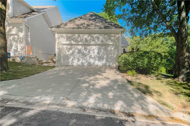 Property Photo:  5802 Summit Street  KS 66216 