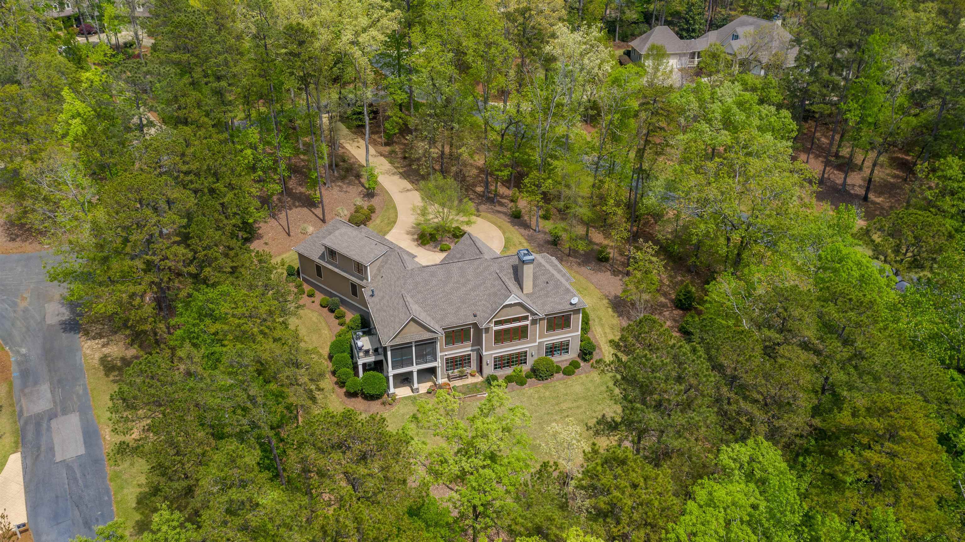 Property Photo: 1061 Walton Way GA 30642