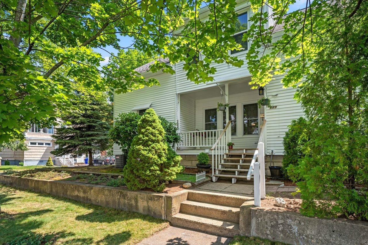 Property Photo: 689 Rimmon Street NH 03102
