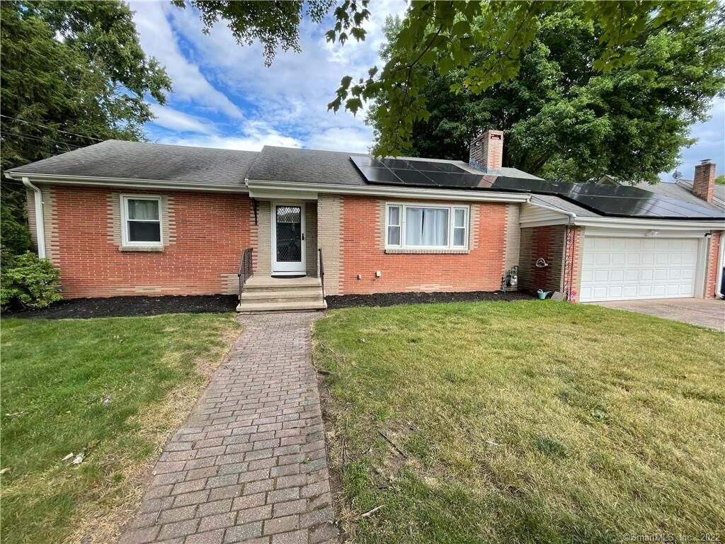 Property Photo:  33 Larkspur Lane  CT 06518 