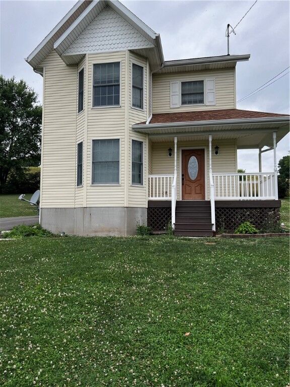 Property Photo: 416 Ranch Rd PA 15431
