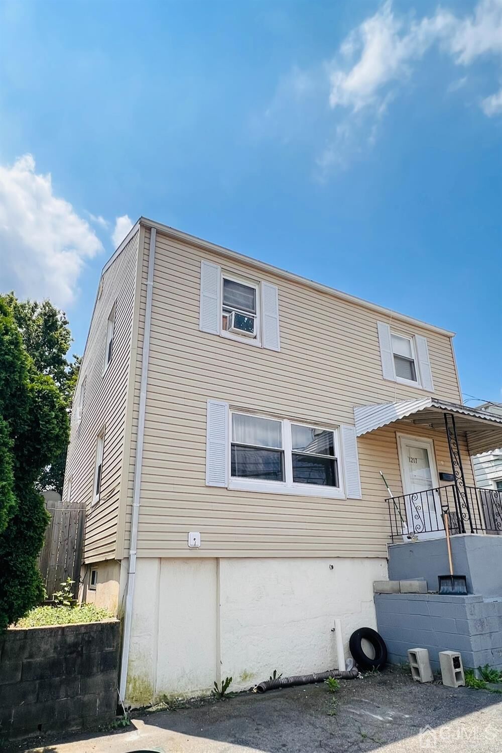Property Photo:  1217 Green Street  NJ 08830 