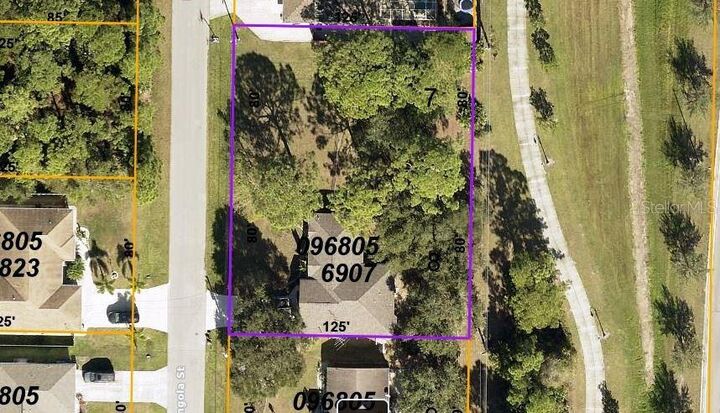 Property Photo:  2446 Dongola Street  FL 34291 