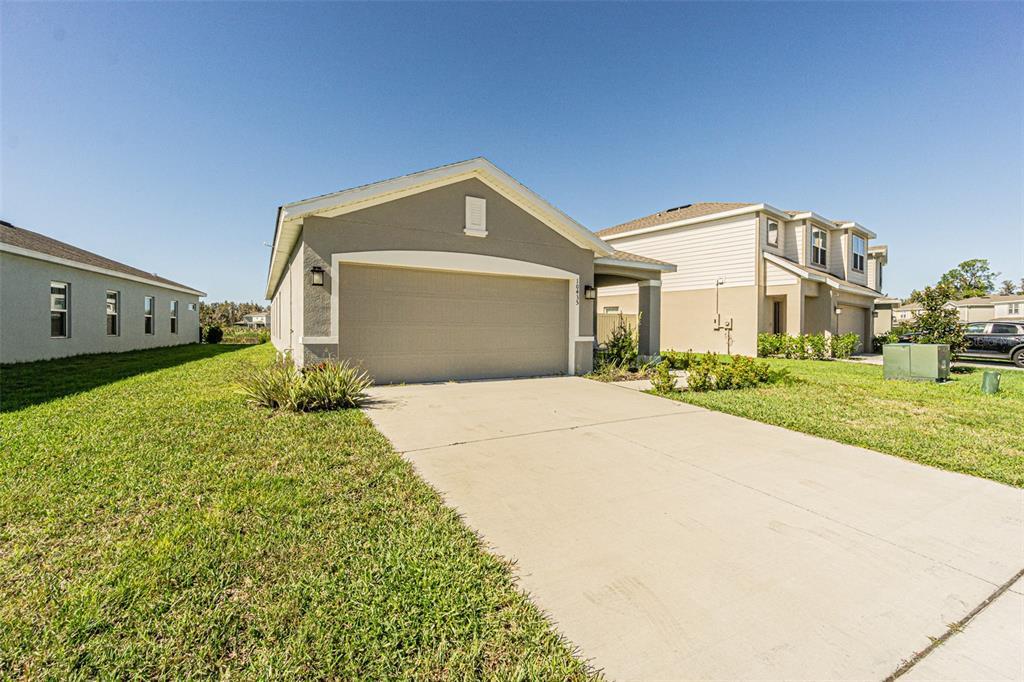 Property Photo:  10435 Hawks Landing Drive  FL 34638 