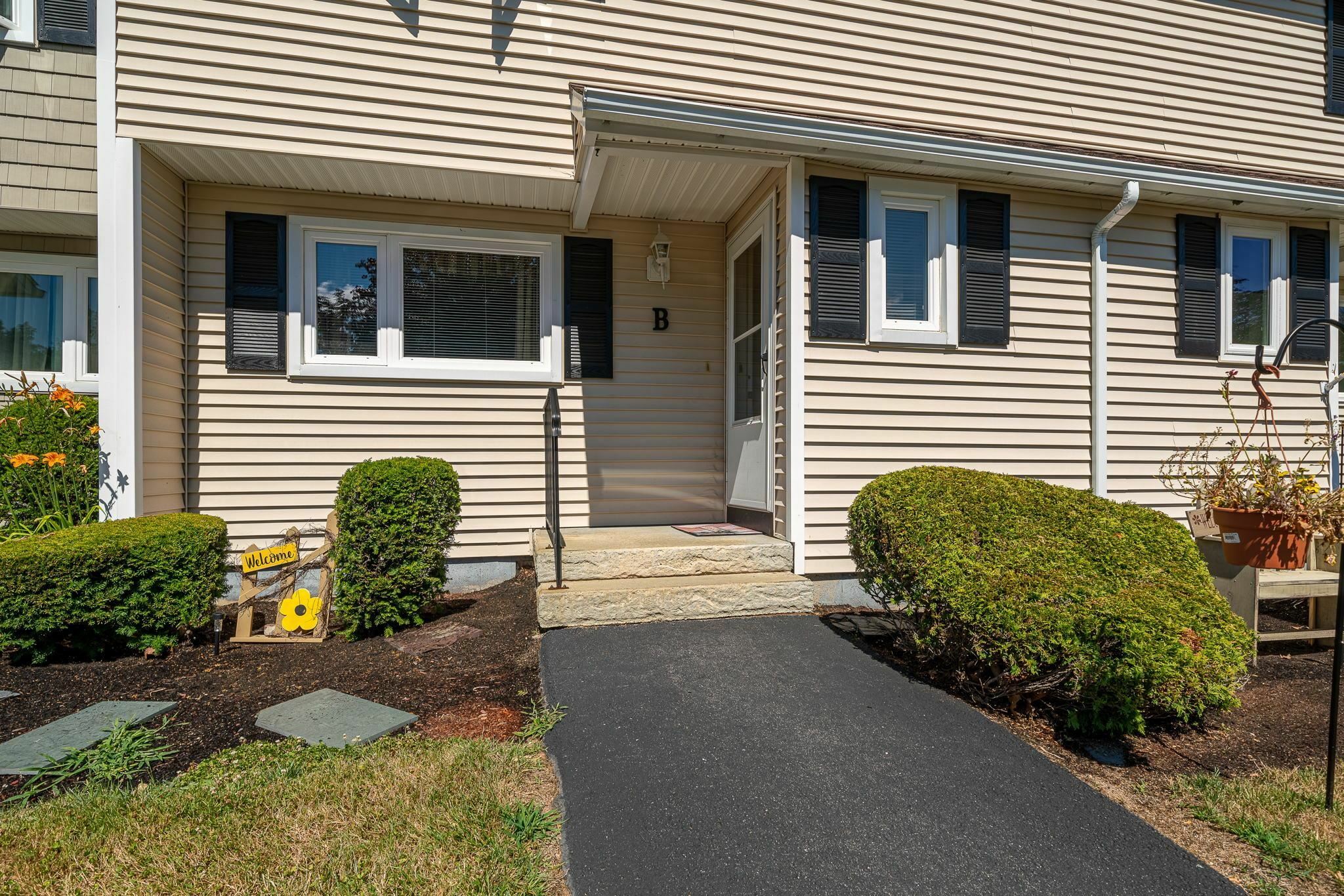 Property Photo:  4B Cedarbrook Village B  NH 03867 