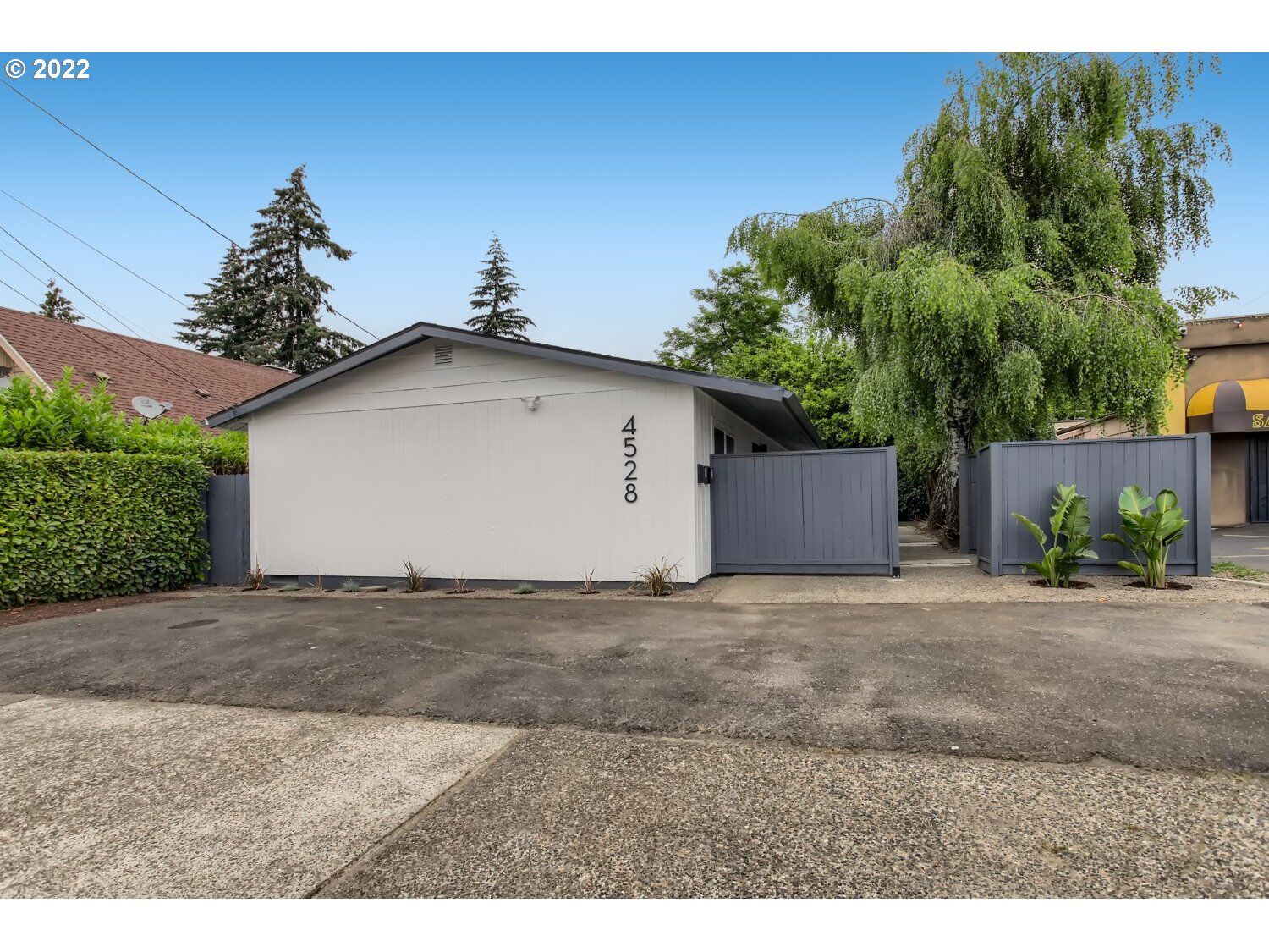 Property Photo: 4528 NE 72nd Ave OR 97218