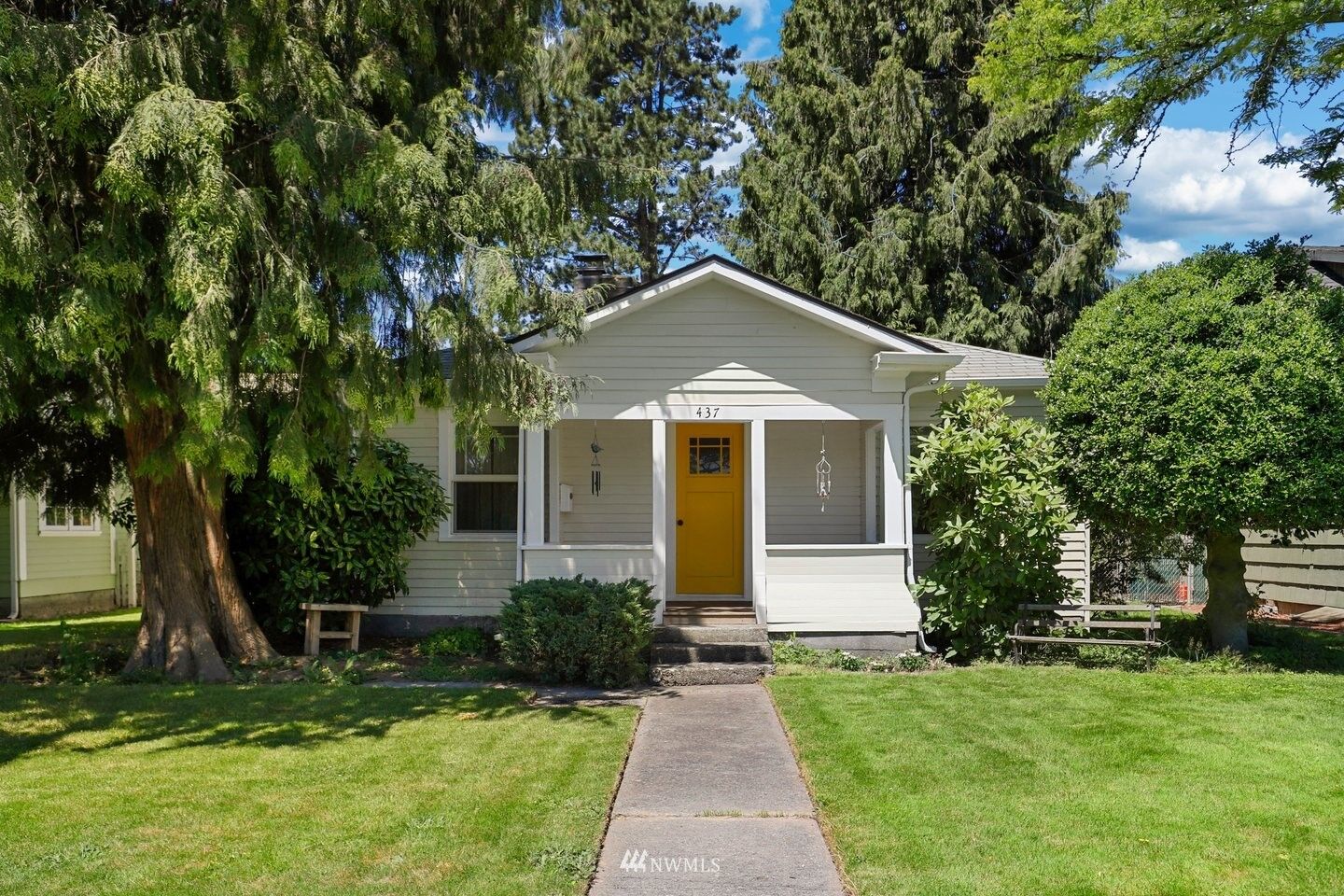 Property Photo: 437 15th Avenue WA 98632