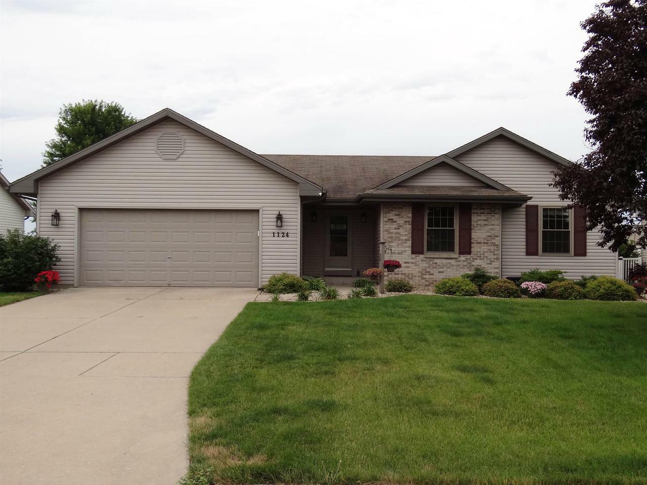 Property Photo:  1124 Bruin Ln  WI 53545 