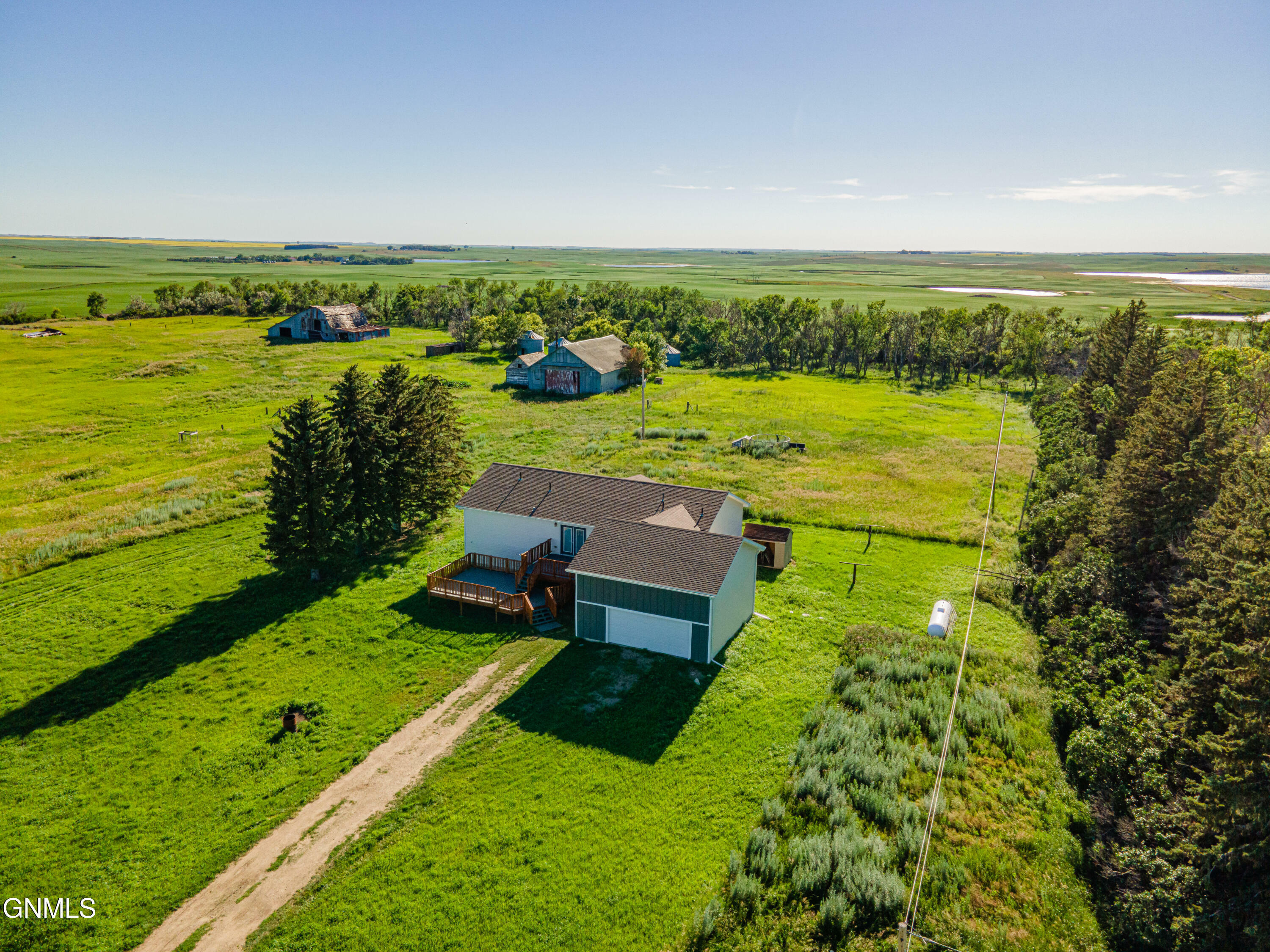 Property Photo:  2485 37th Avenue NW  ND 58540 