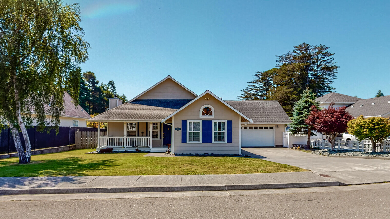 Property Photo: 827 Baer Court CA 95540