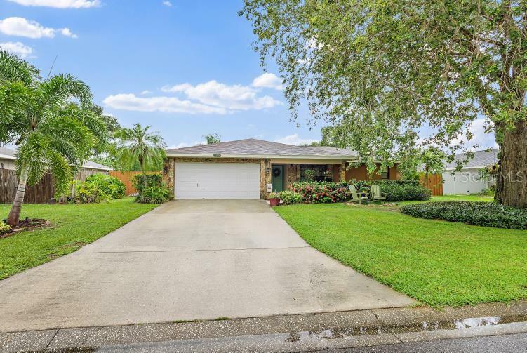 Property Photo: 4915 30th Street Court E FL 34203