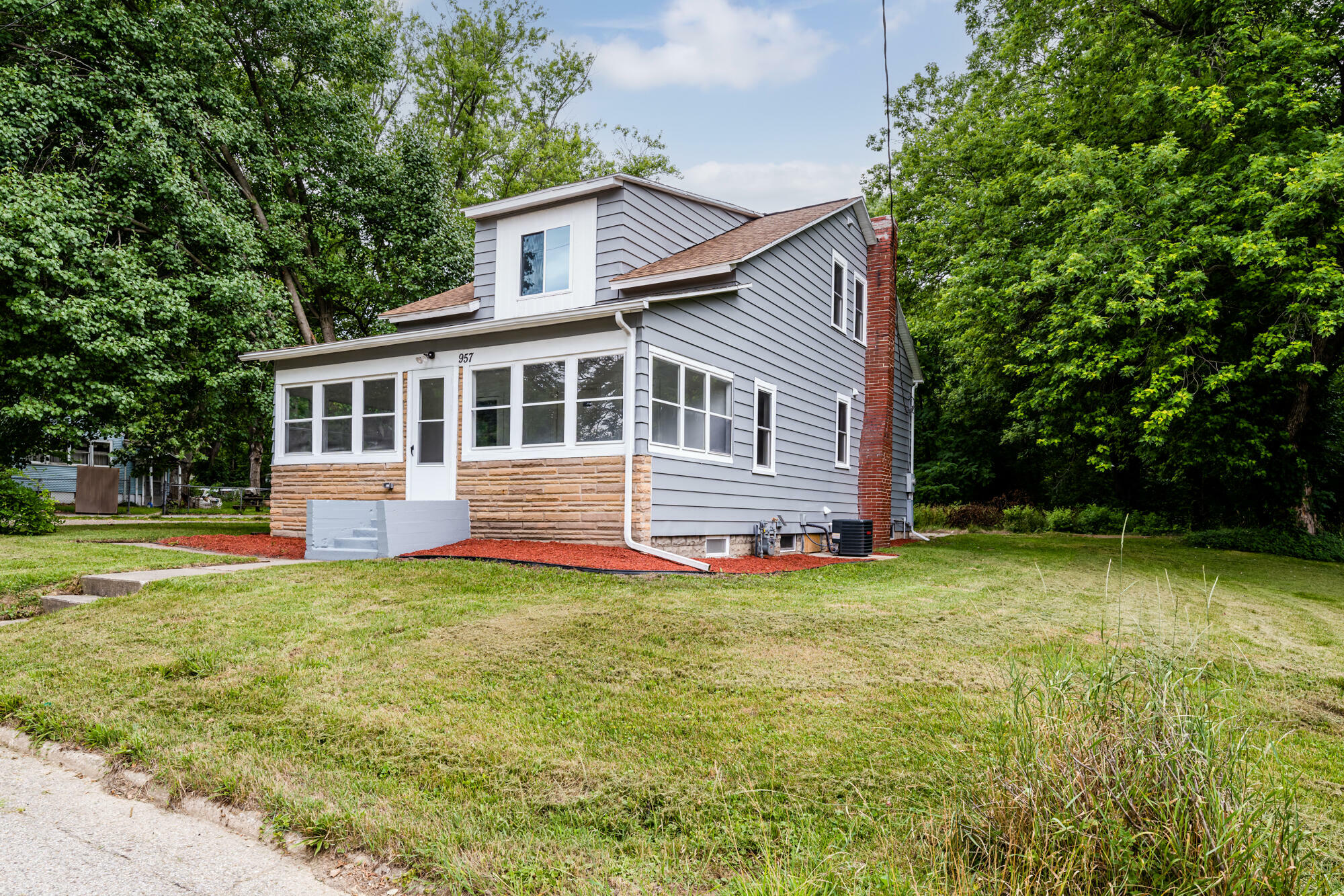 Property Photo:  957 Pine Street  MI 49120 