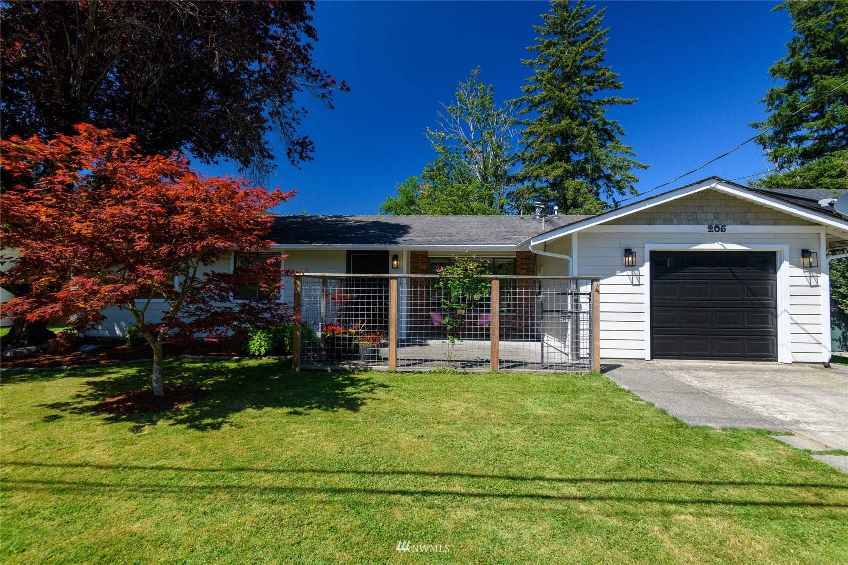 Property Photo:  205 Thrasher Avenue NE  WA 98045 