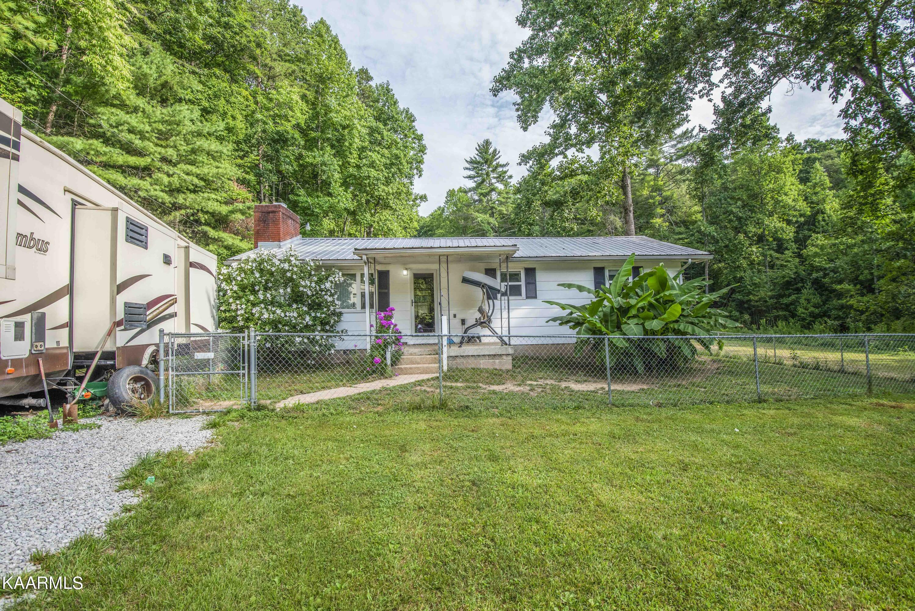 Property Photo:  1806 Airport Rd  TN 37829 