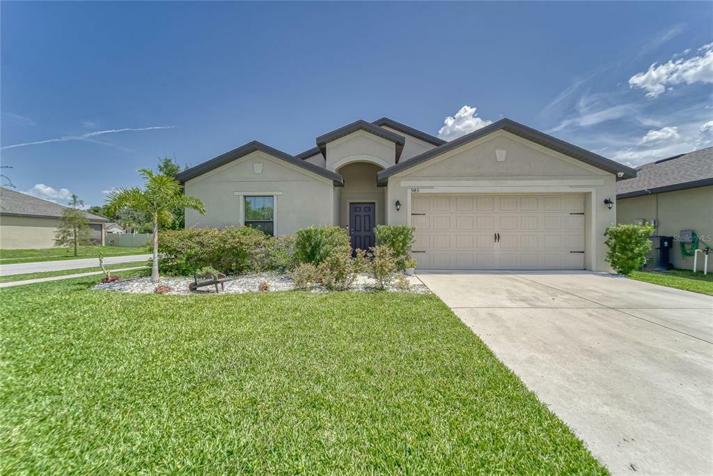 Property Photo:  943 Wynnmere Walk Avenue  FL 33570 