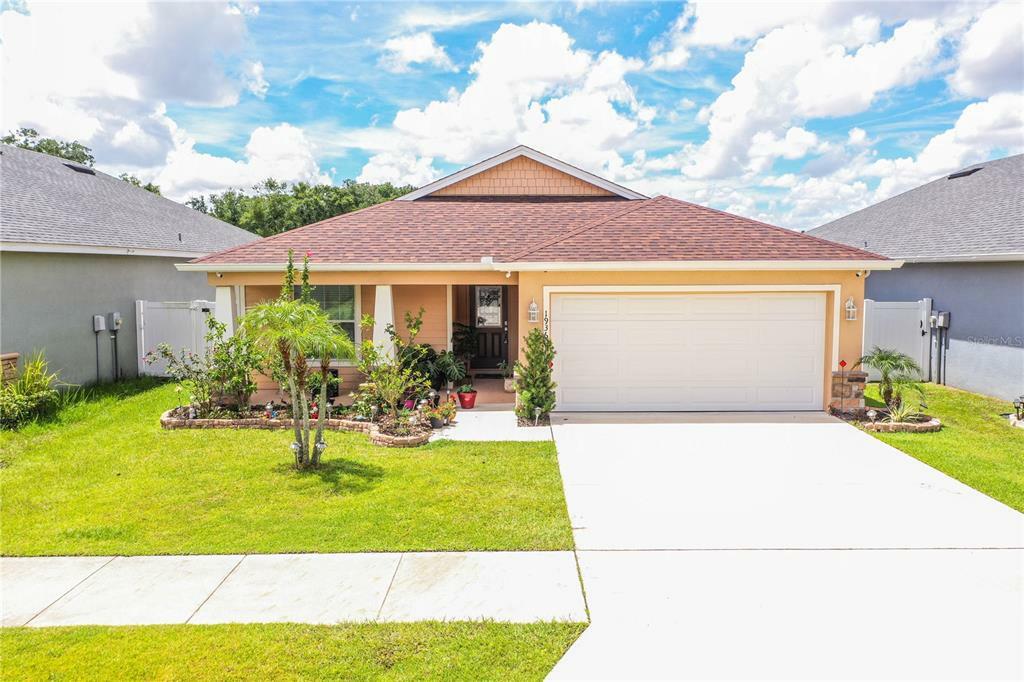Property Photo: 1936 Danes Court FL 33810