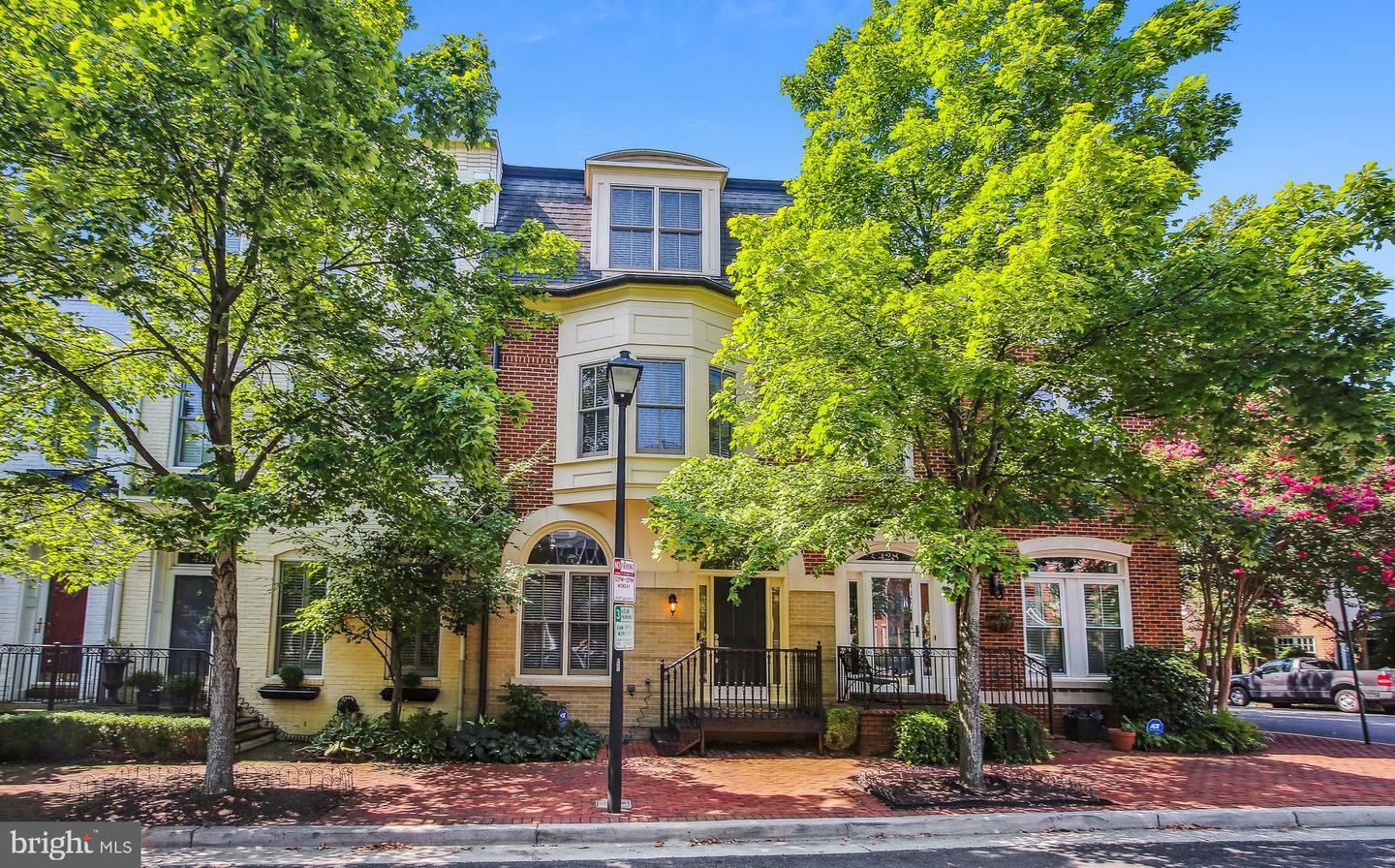 422 Oronoco Street  Alexandria VA 22314 photo