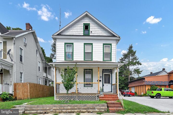 328 E Middle Street  Hanover PA 17331 photo