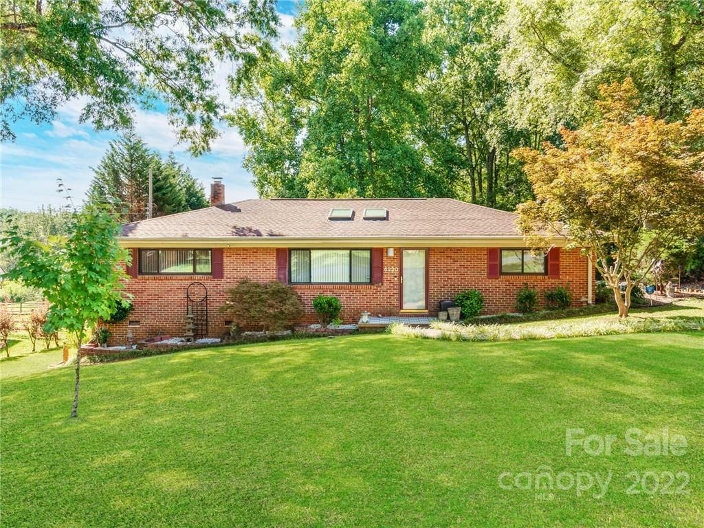 Property Photo: 4220 Wanamassa Drive NC 28269