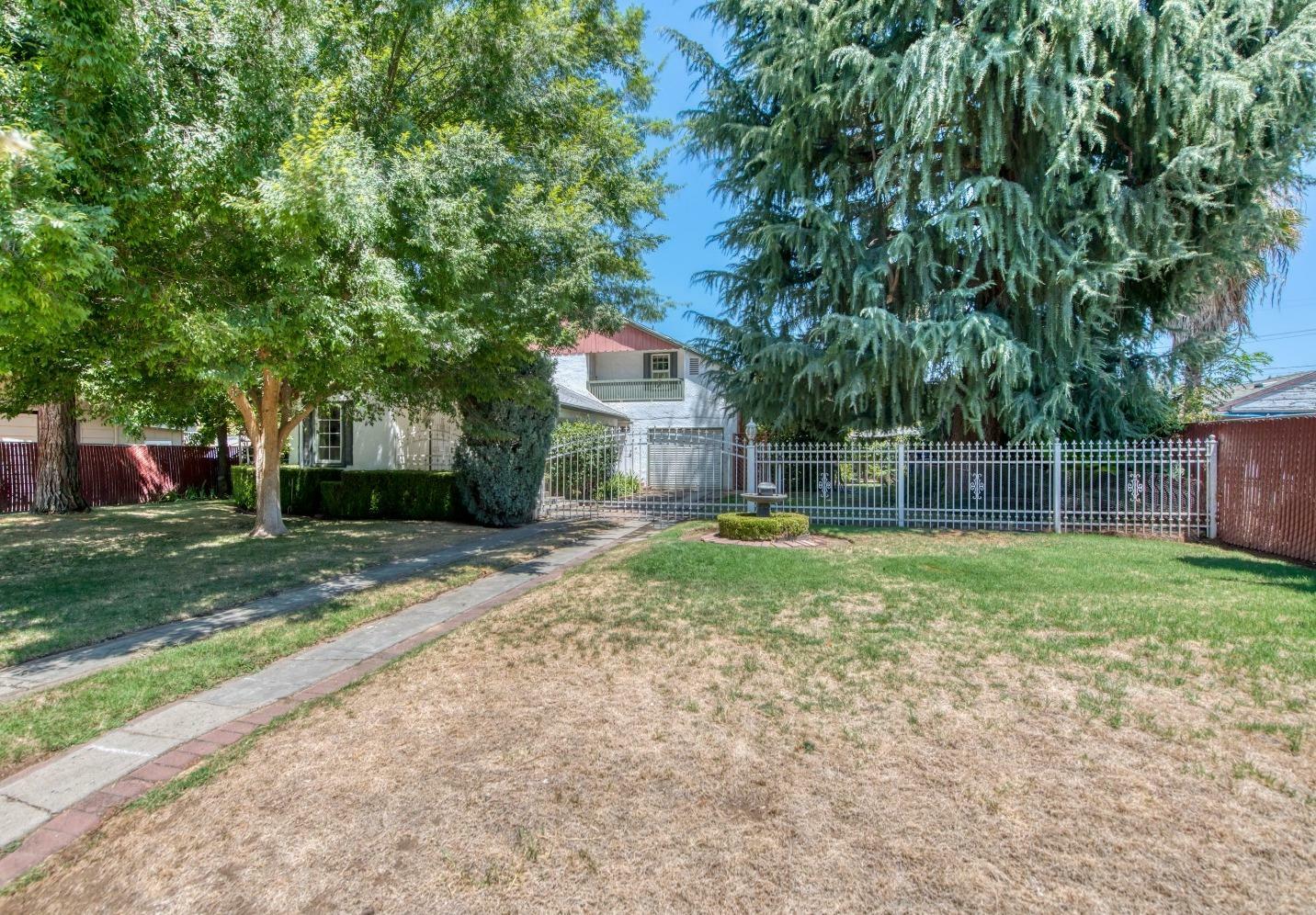 Property Photo:  515 E Andrews Avenue  CA 93704 