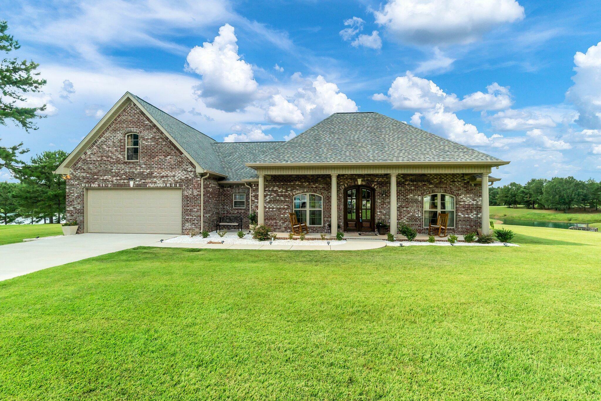 Property Photo: 6 Lynn Ln. MS 39437