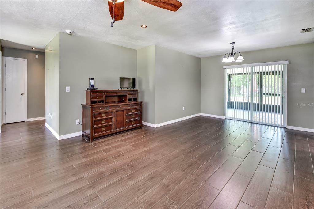 Property Photo:  2761 W Covington Drive  FL 32738 