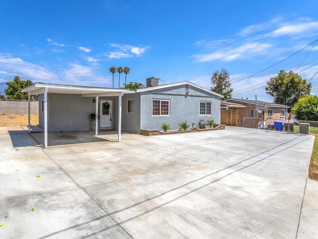 Property Photo: 6705 Lynwood Way CA 92346
