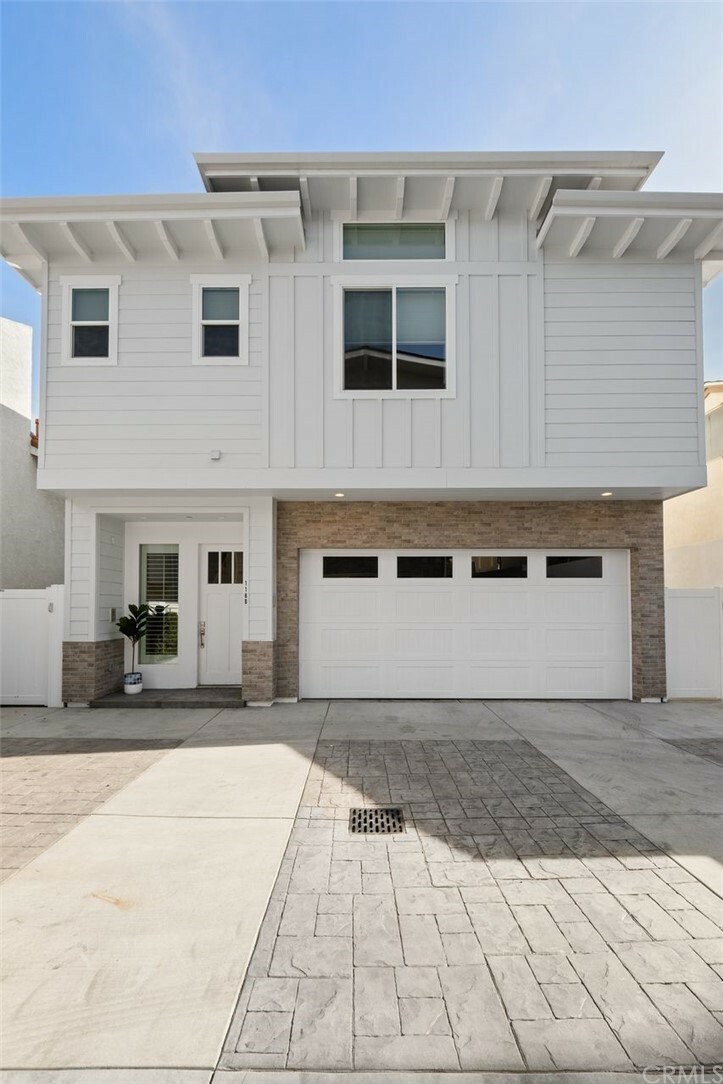 Property Photo:  118 S Irena Avenue B  CA 90277 