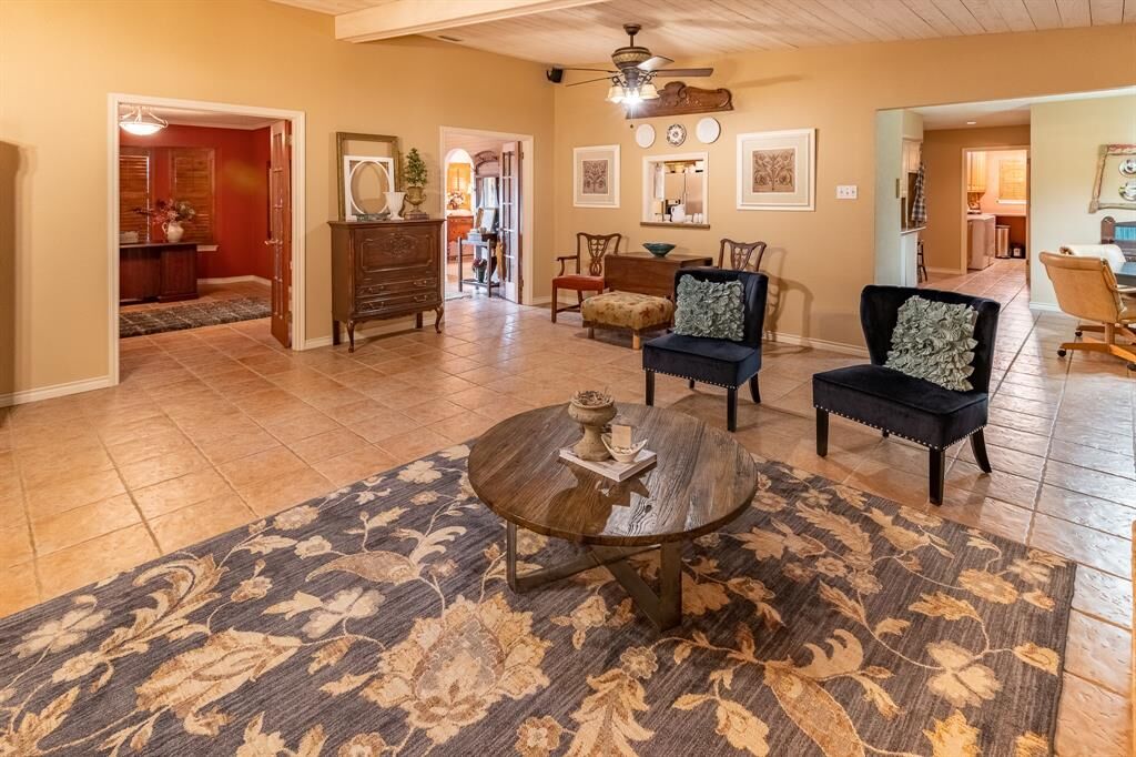 Property Photo: 3905 Woodvine Drive TX 76040