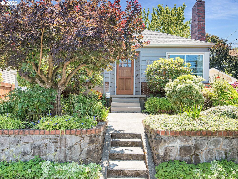 Property Photo:  316 N Buffalo St  OR 97217 