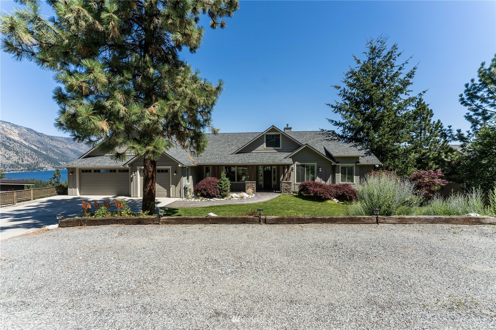 Property Photo:  7470 Navarre Drive  WA 98816 