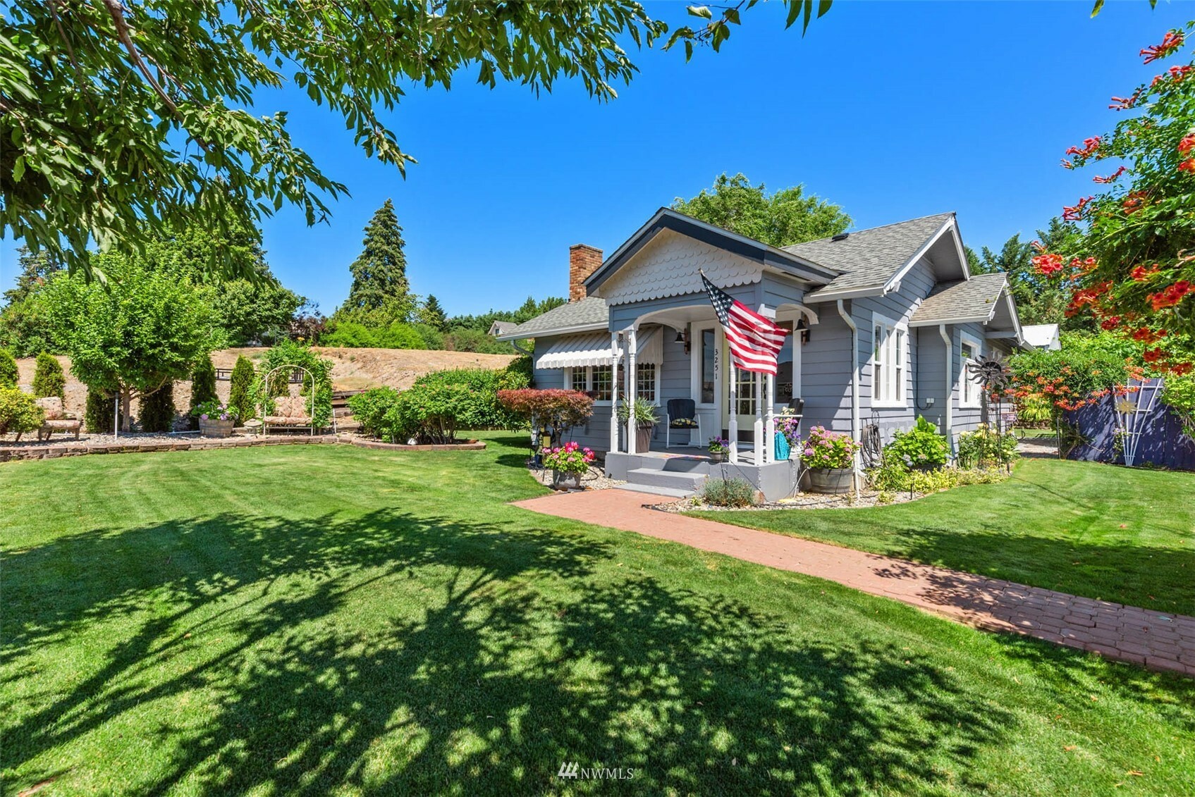 Property Photo: 3251 NW Empire Avenue WA 98802