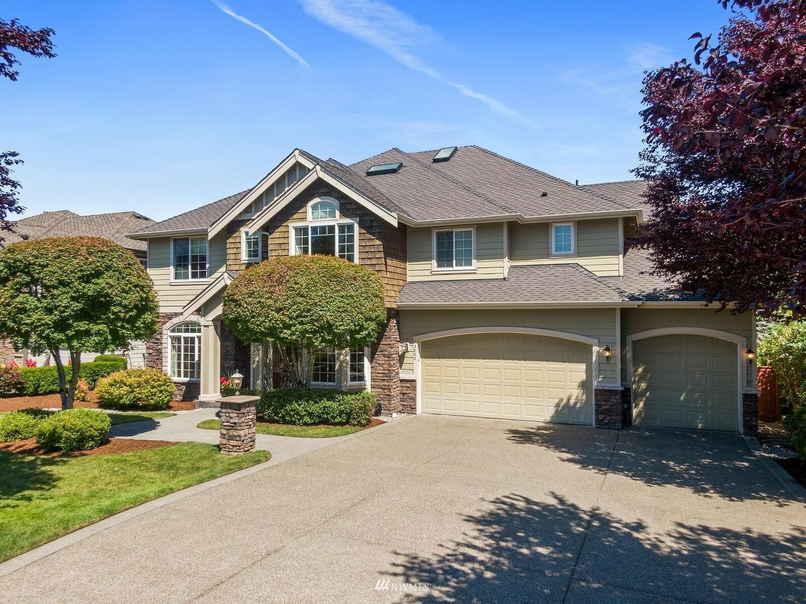 Property Photo:  13946 SE 159th Place  WA 98058 