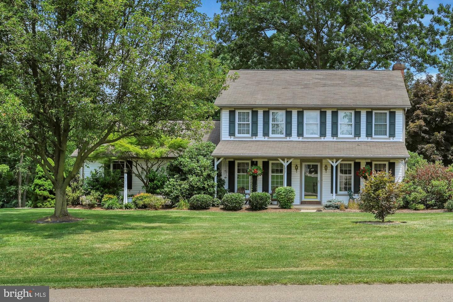 Property Photo:  237 N Tanglewood Drive  PA 17566 