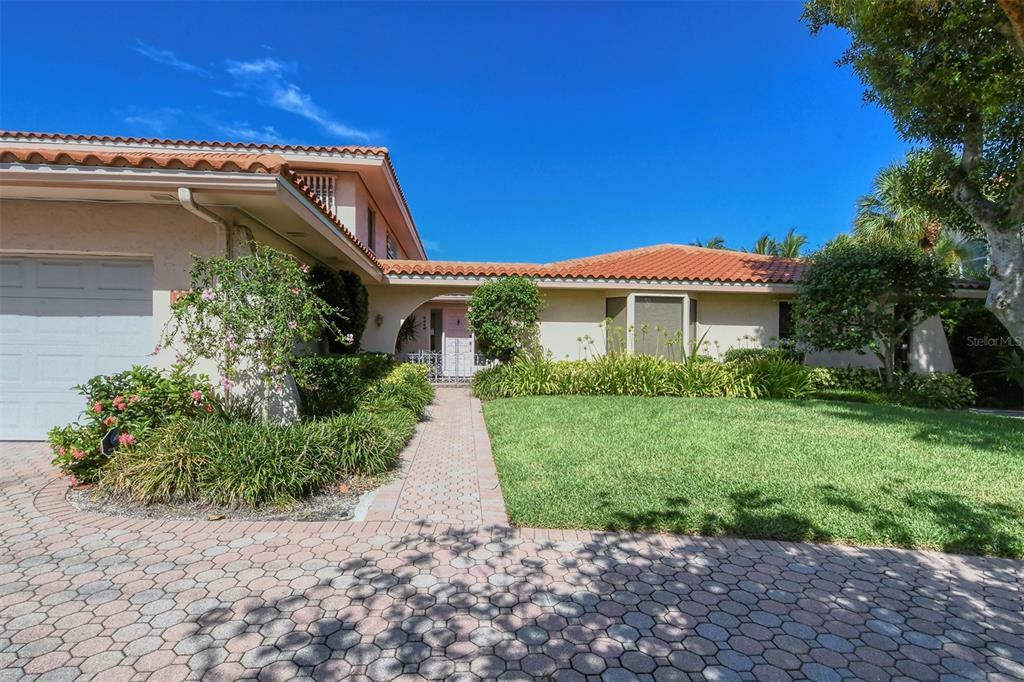 Property Photo:  424 N Washington Drive  FL 34236 