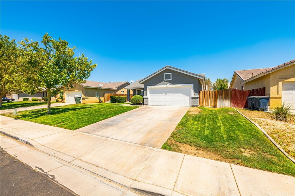 Property Photo:  3531 Mount Lassen Avenue  CA 93560 