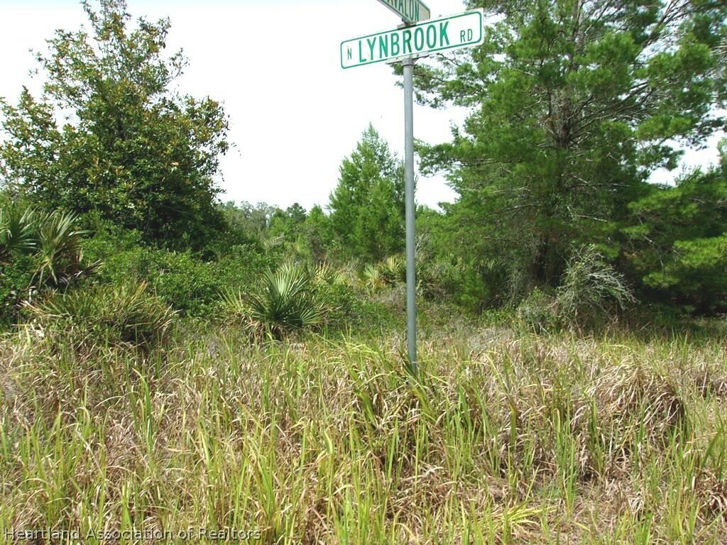 Property Photo:  2900 W Avalon Road  FL 33825 