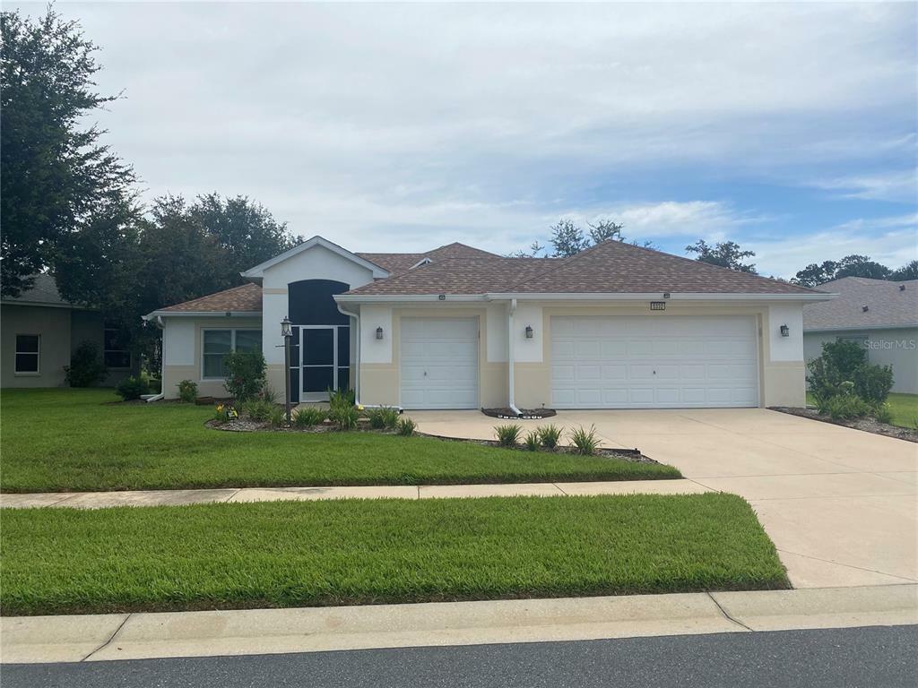 Property Photo:  5332 Butterfly Court  FL 34748 