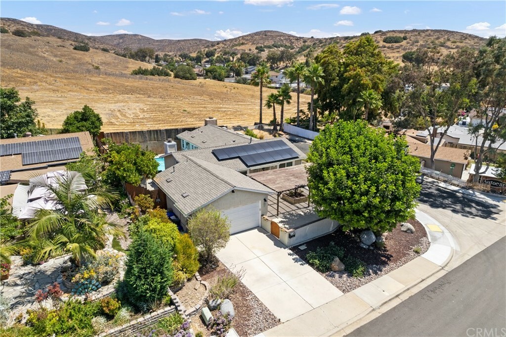 Property Photo:  9454 Hornbuckle Drive  CA 92071 