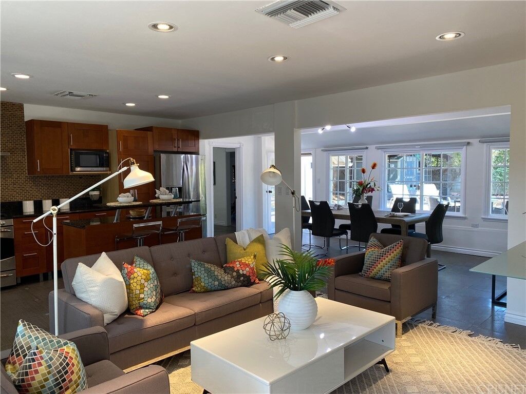 Property Photo:  7857 Texhoma Avenue  CA 91325 