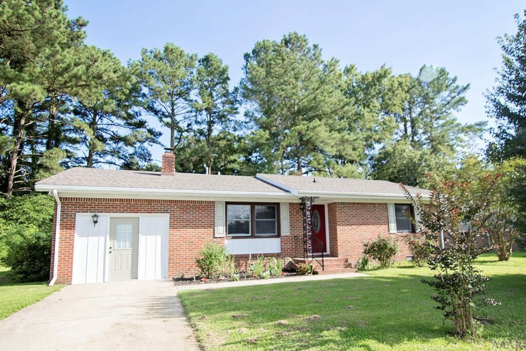 Property Photo:  1819 Sanford Drive  NC 27909 